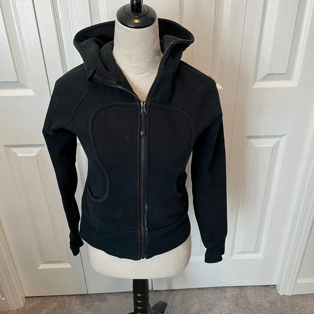 Lululemon size 4 scuba hoddie